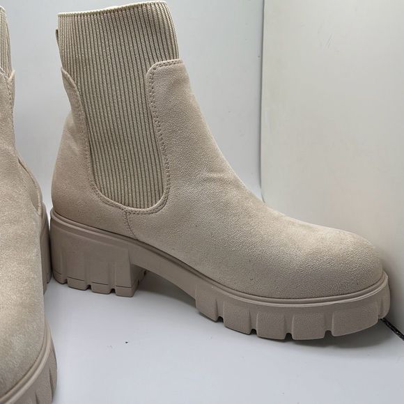 CUSHIONAIRE Women's slip on chelsea boot +Memory Foam 9 CREAM - Picture 6 of 7